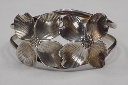 Two fine vintage sterling silver bracelets