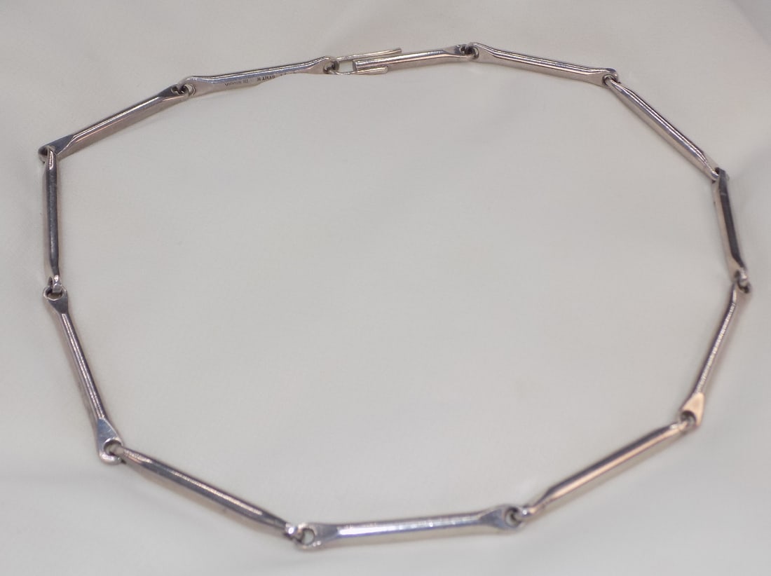 Vintage Bent Knudsen Denmark sterling silver necklace: Vintage Bent Knudsen Denmark sterling silver necklace. Great quality and detail. In very good original as found condition. 15 ¾ inches long.