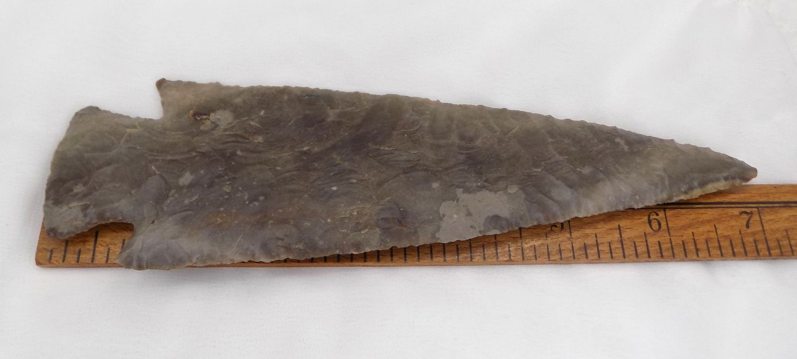 Native American Indian 7 inch arrowhead. (1 of 8)