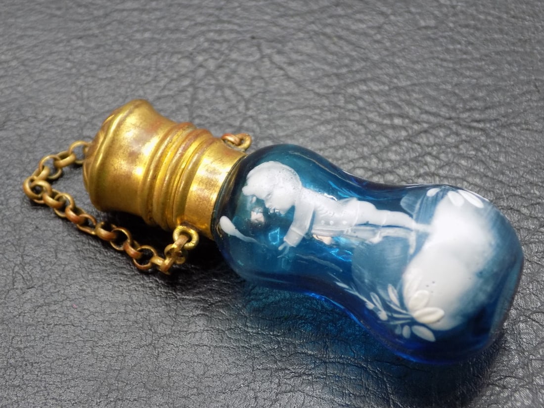 Unusual vintage enamel decorated miniature art glass perfume bottle (1 of 6)