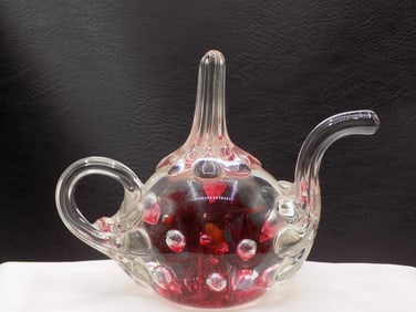 Beautiful vintage St. Clair art glass paperweight