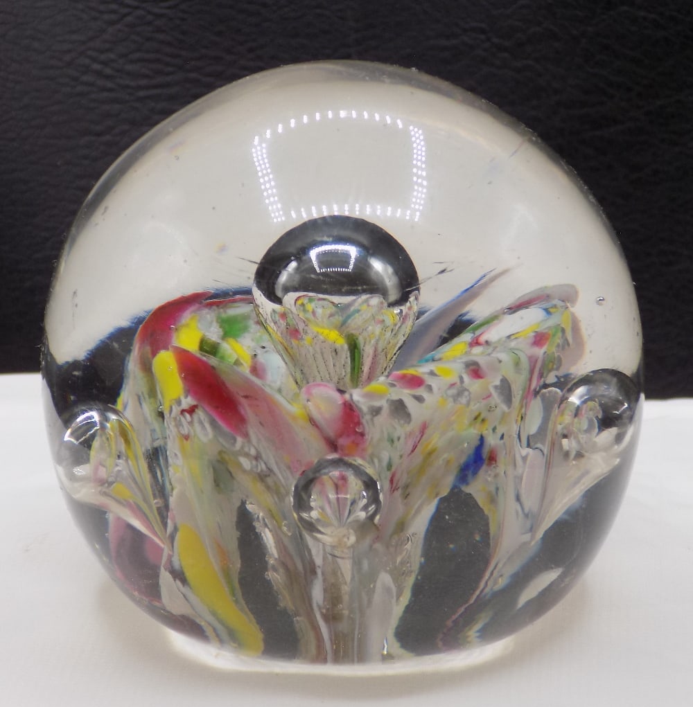 Three great vintage internal decorated art glass papers: Three great vintage internal decorated art glass papers. Beautiful colors. Great quality and detail. In very good original as found condition. White dotted light is camera reflection. Largest 2 &frac3