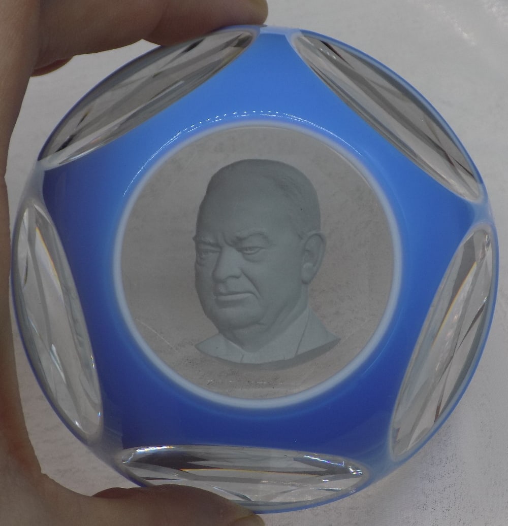 Fine vintage Baccarat art glass paperweight with portrait bust (1 of 6)