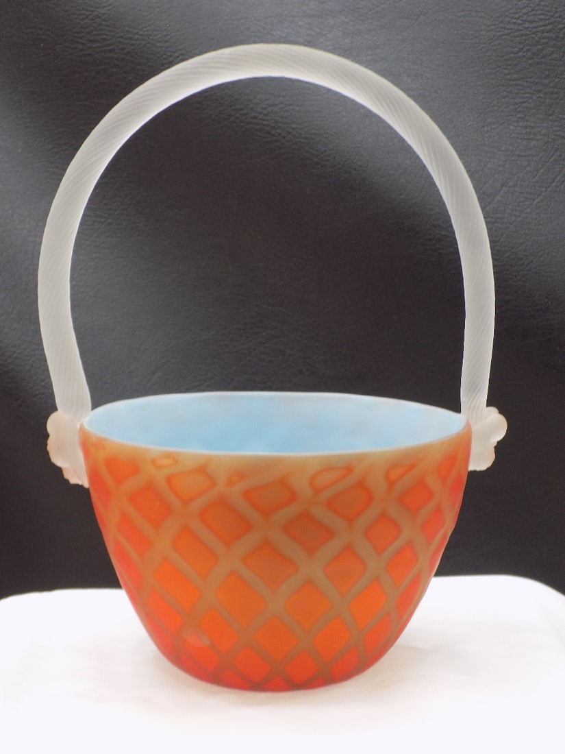 Unusual vintage diamond quilted satin glass Murano art glass basket (1 of 9)