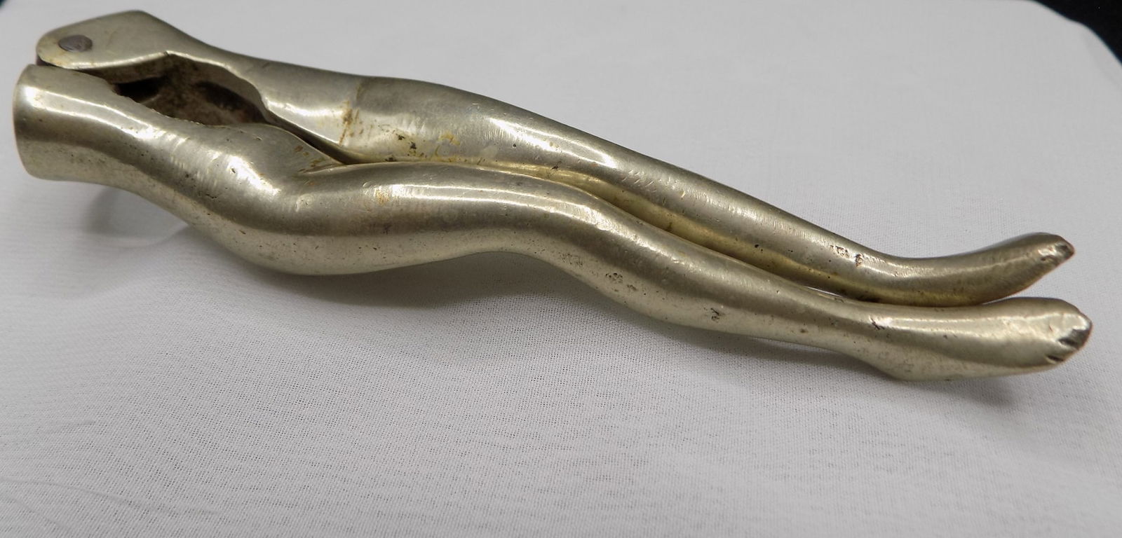 Vintage silverplated ladies leg nut cracker. (1 of 5)
