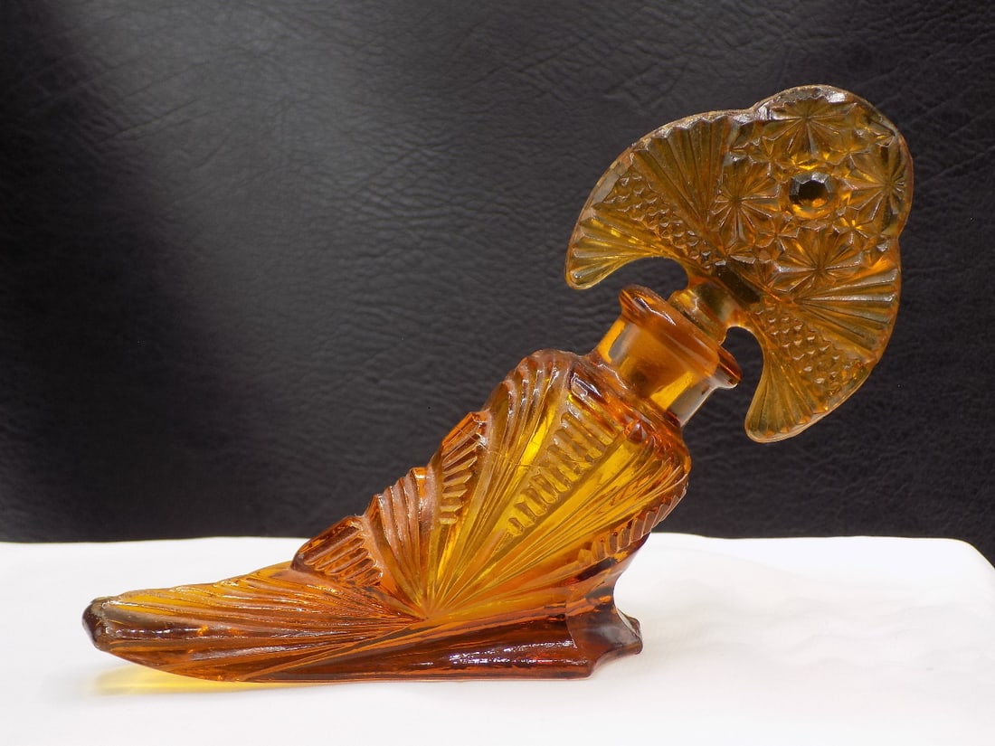 Unusual vintage art glass perfume bottle (1 of 8)