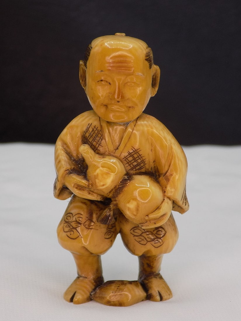 Very nice vintage Oriental carved Netsuke (1 of 8)