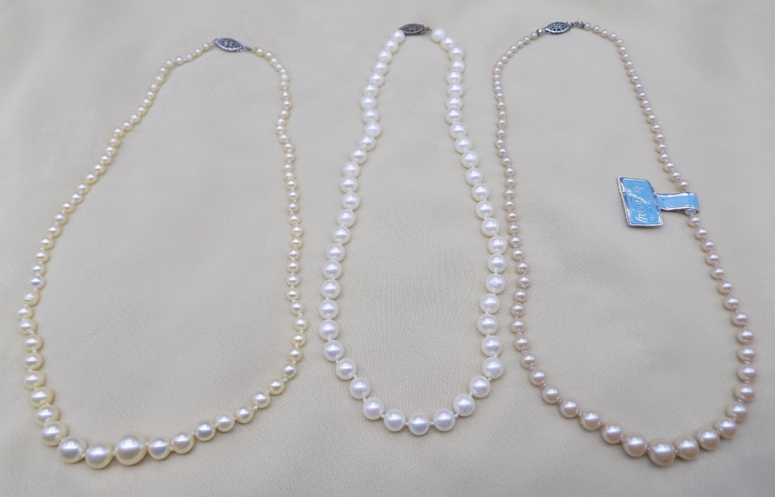 Three original DuBarry pearl necklaces: Three original DuBarry pearl necklaces. Marked 5 th Ave New York as shown in photos. Great quality and detail. Longest is 17 inches opened