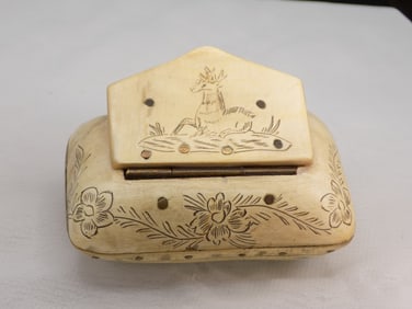 Unusual antique scrimshaw scenic hinged box