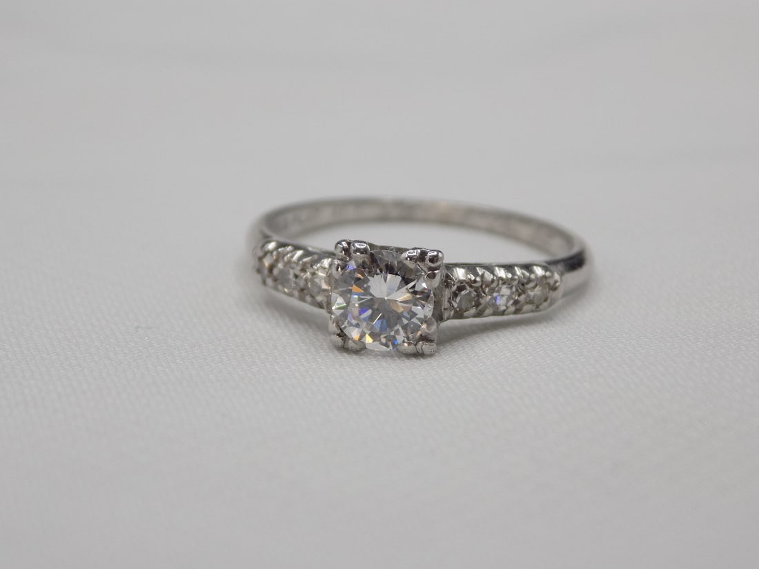 Beautiful diamond and platinum engagement ring (1 of 10)