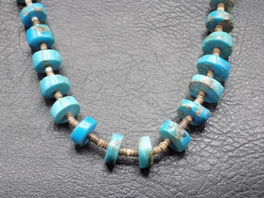 Beautiful vintage Native American Indian turquoise and heishe necklace.