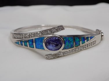 Beautiful 3 cwt sapphire, topaz and Australian opal sterling silver bracelet