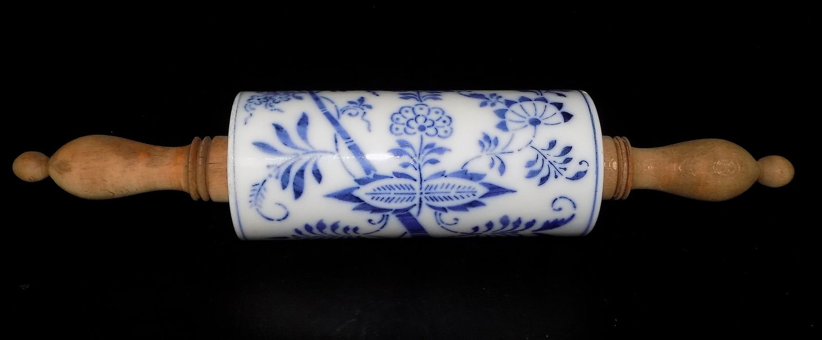 Exceptional antique blue and white porcelain rolling pin (1 of 7)