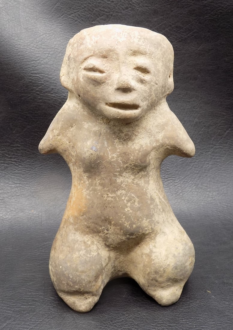 Nice pre Colombian pottery figure (1 of 10)