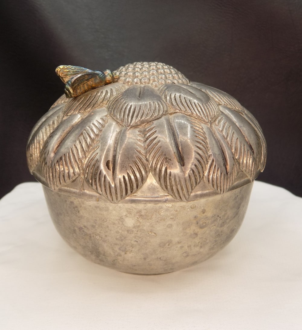 Vintage silverplated jewelry box with bee in flowers (1 of 9)