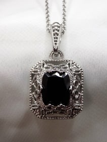 Beautiful 3 ct blue sapphire sterling silver necklace