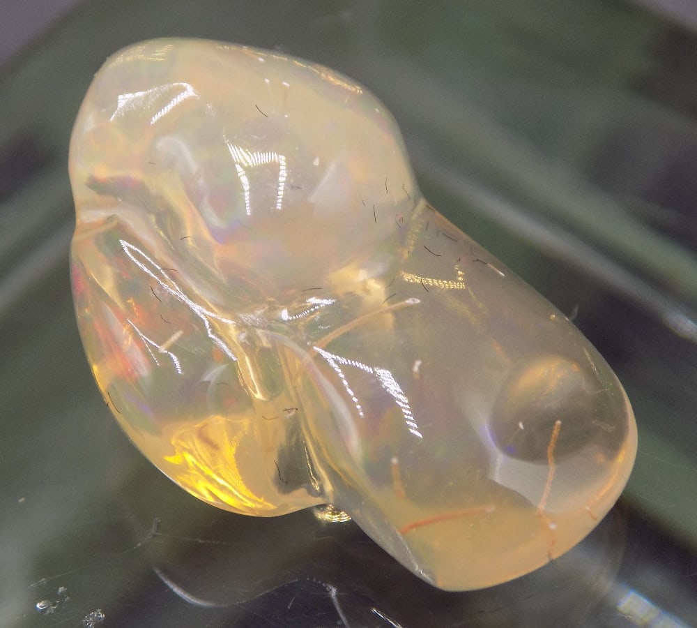 22 ct natural fire opal gemstone. Please see photos. (1 of 5)