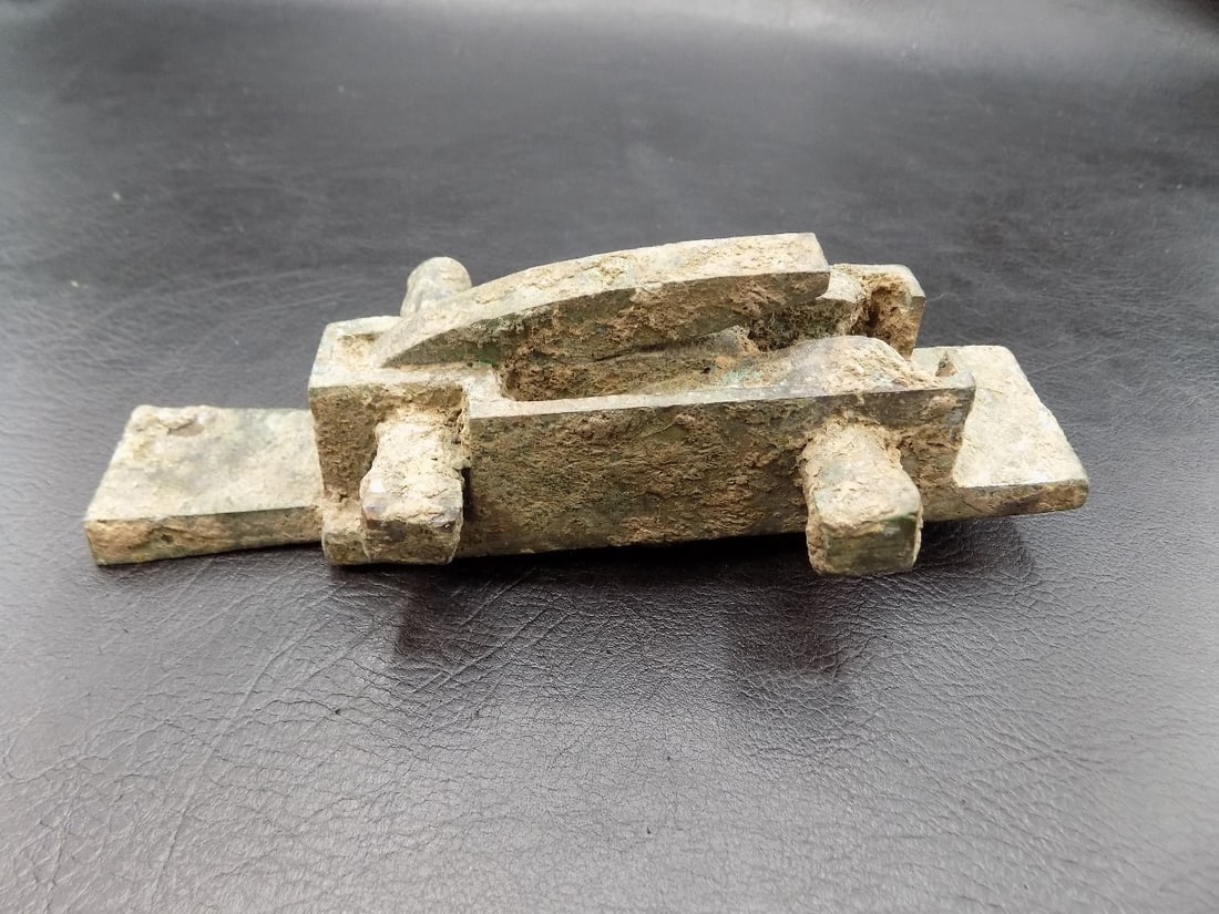 Chinese archaistic bronze cross bow mechanism (1 of 9)