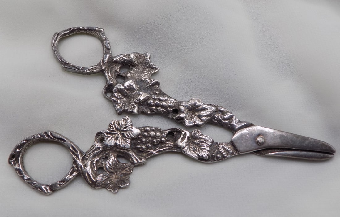 Fancy antique silverplate scissors for grape cutting (1 of 5)
