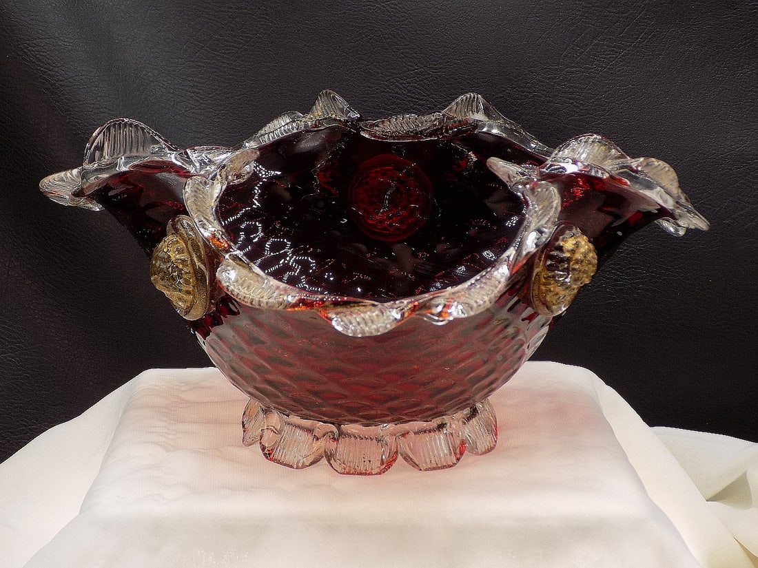 Beautiful midcentury Murano triple fold art glass bowl (1 of 7)