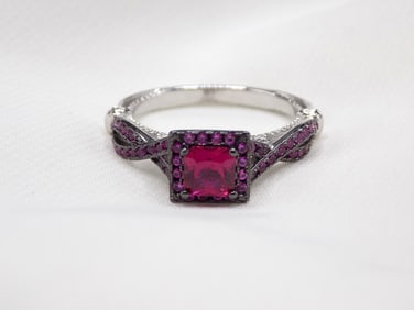 Beautiful 2 cwt ruby sterling silver ring