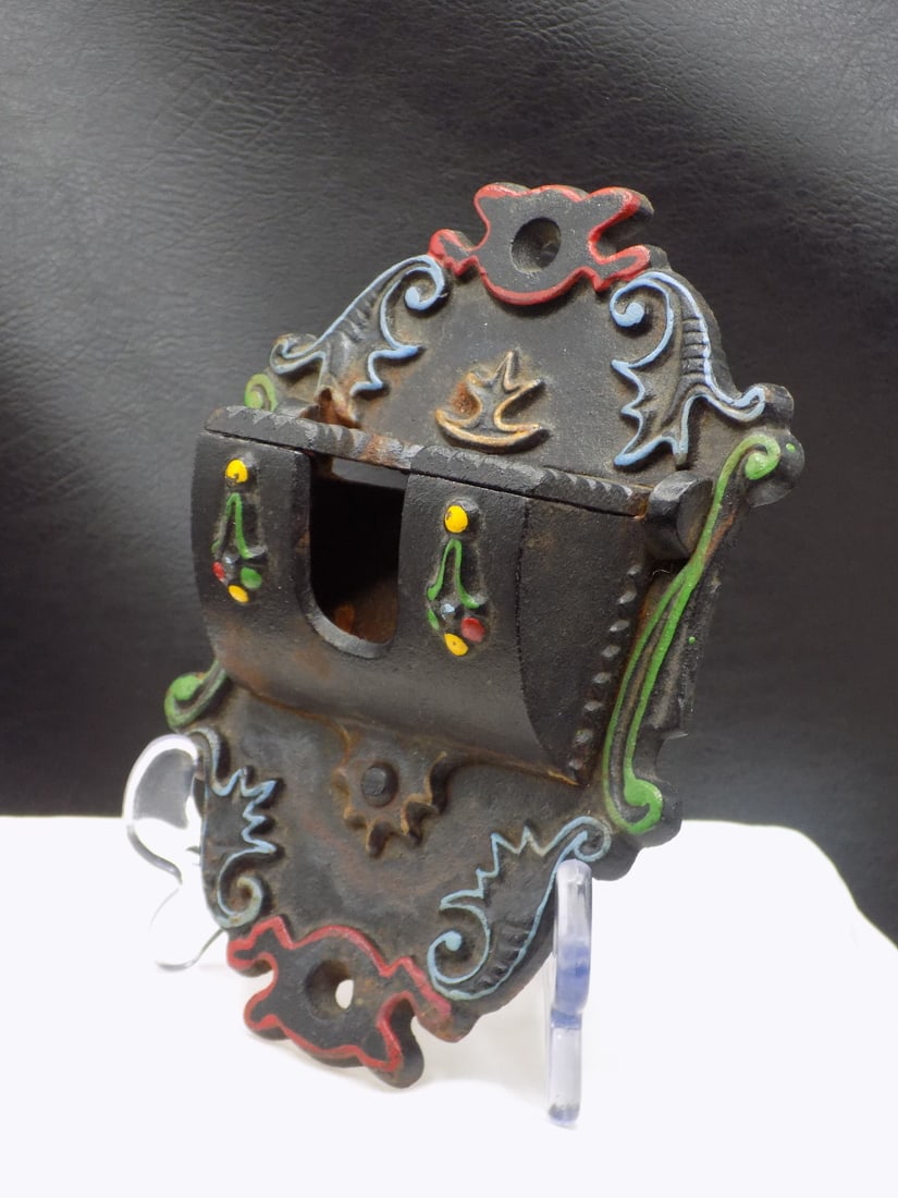 Cast iron match safe marked Wilton. (1 of 7)