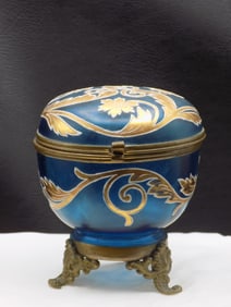 Very beautiful Victorian art glass jewelry box