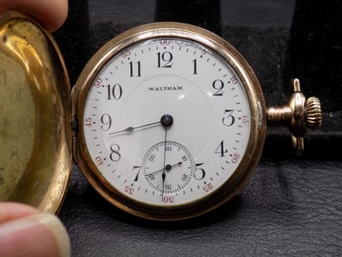 Antique Waltham Hunting Case 17 jewel pocket watch