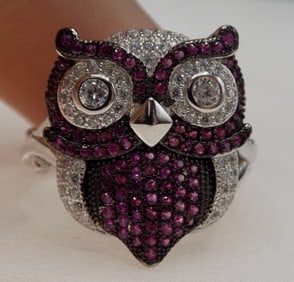 Beautiful 1 cwt rubies and topaz sterling silver owl ring