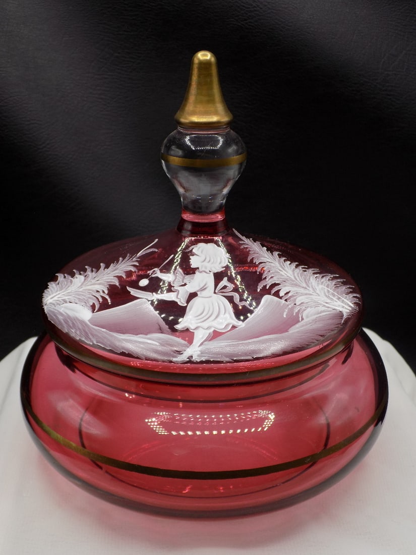 Pretty vintage decorated cranberry art glass covered bowl (1 of 6)