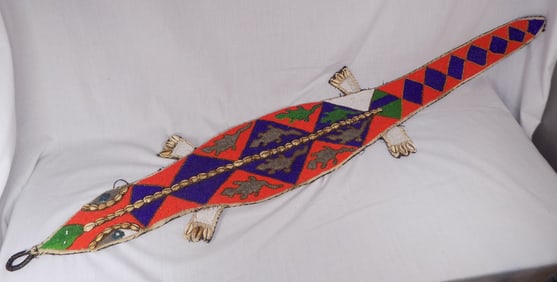 Neat hand beaded wall hanging of lizard