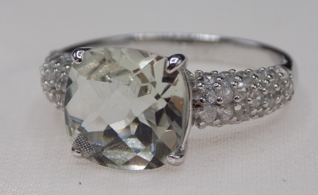 Beautiful 3 cwt aquamarine and topaz sterling silver ring. Size 9 (1 of 4)