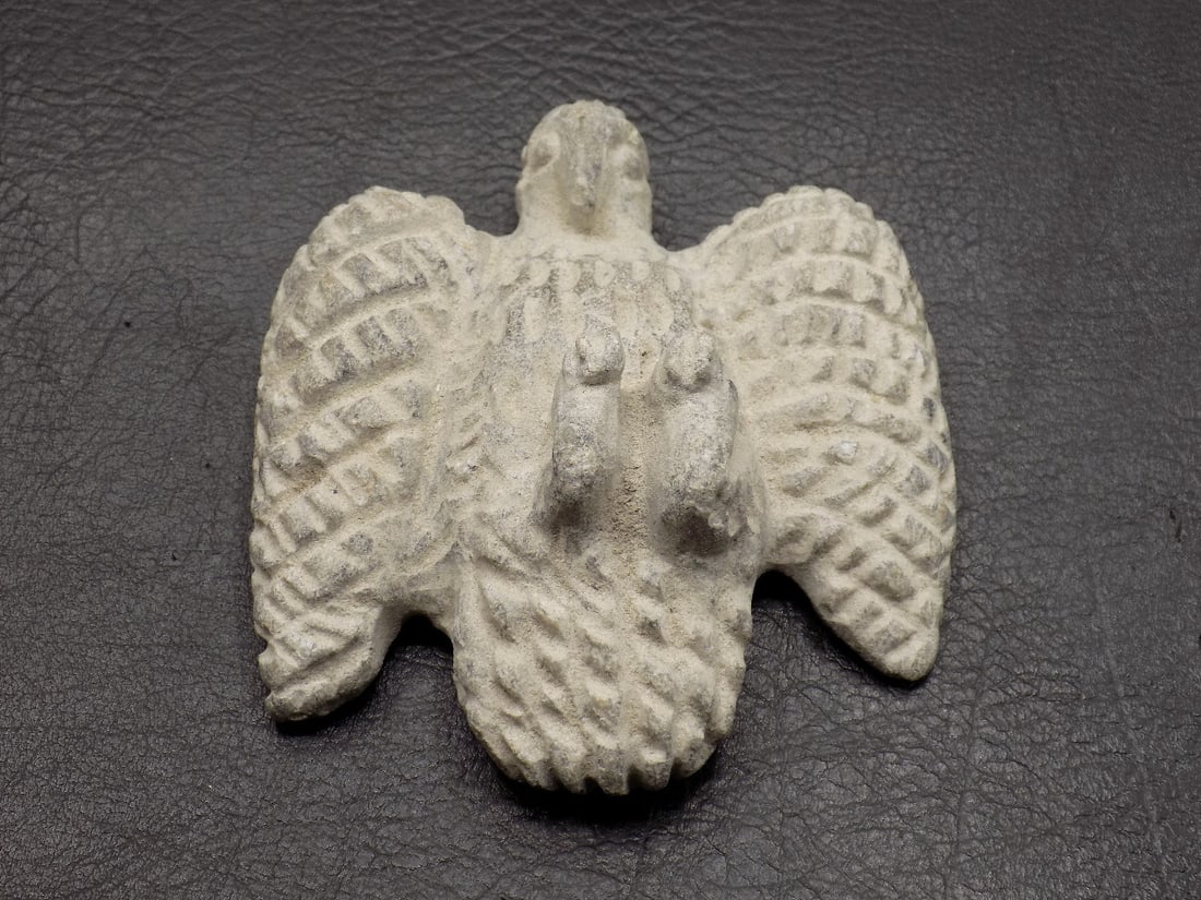 Rare Ancient Bactrian Stone Bird Statue Sculpture Circa 2500 BC - 1500 BC: Rare Ancient Bactrian Stone Bird Statue Sculpture Circa 2500 BC - 1500 BC. Please see photos for condition. 2 7/8 inches tall x 2 5/8 inches wide