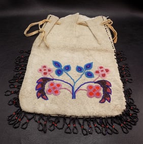 Vintage Native American Indian beaded bag