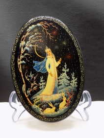 Vintage Russian hand decorated lacquered jewelry box