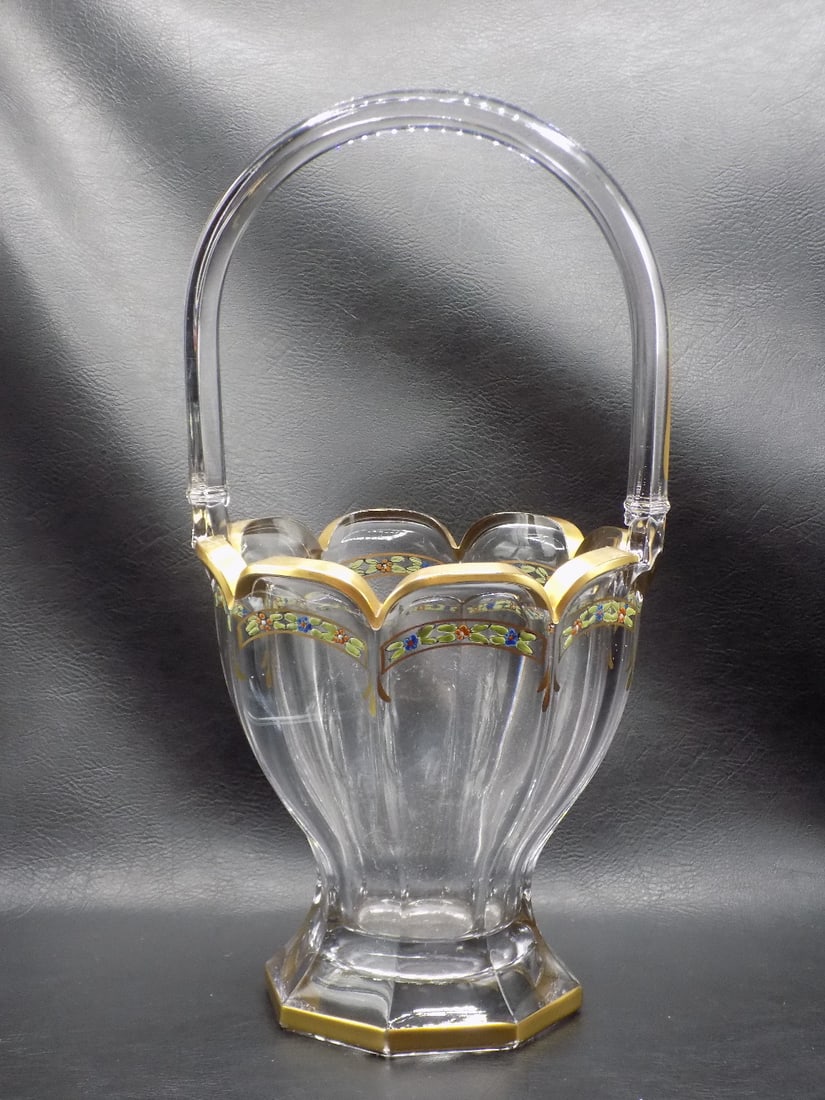 Large elegant signed Heisey glass basket (1 of 8)
