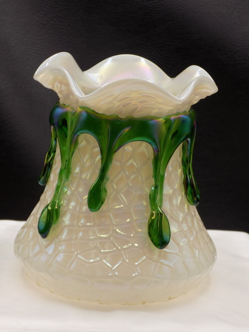 Fine antique Loetz art glass vase.: Fine antique Loetz art glass vase. Beautiful colors . Applied green decoration. Great quality and detail. In very good original as found condition. 5 1/8 inches tall x 4 ¼ wide at ruffled top r