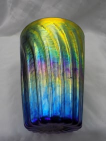 Beautiful vintage Lundberg art glass vase