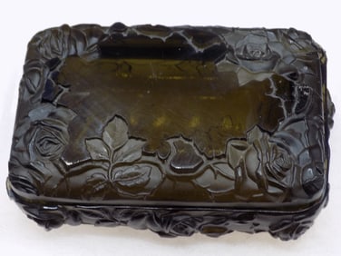 Exceptional vintage art glass Ingrid jewelry box with three dimensional roses.
