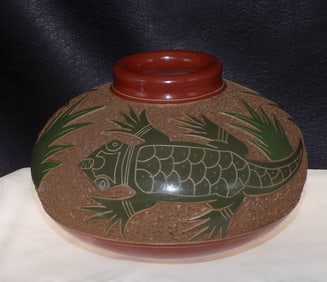Vintage Native American Indian style decorated pot