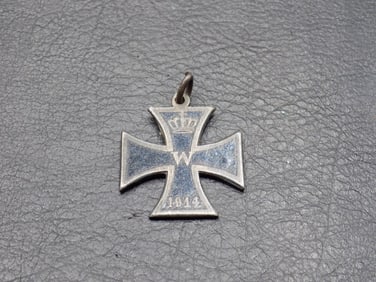 1914 black iron cross military medal.