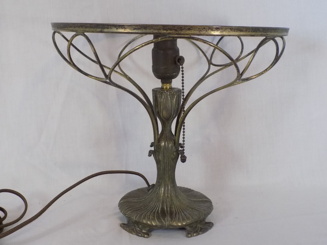 Vintage signed Pairpoint lamp base (1 of 8)