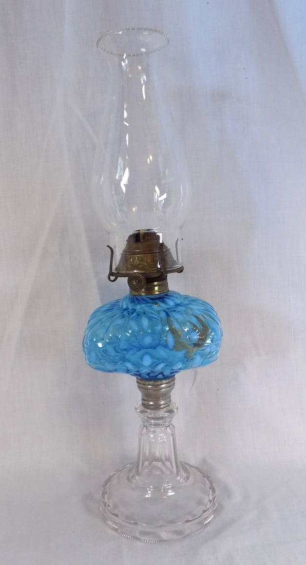 Beautiful antique art glass kerosene lamp Hobbs snowflake: Beautiful antique art glass kerosene lamp Hobbs snowflake. In very good original as found condition. Great quality and detail. Total height 16 ¾ inches tall. Base 10 2/3 tall