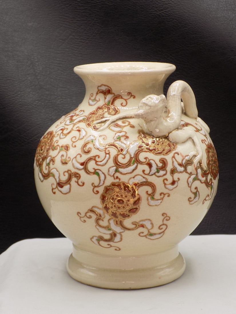 Vintage Oriental vase with enamel decoration and serpent or dragon.: Vintage Oriental vase with enamel decoration and serpent or dragon. Possibly Meiji period. Marked as shown in photo. In very good original as found condition. Great quality and detail. 5 5/8 inches ta