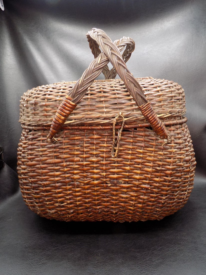 Antique Amish Kavli double handle wicker basket (1 of 8)