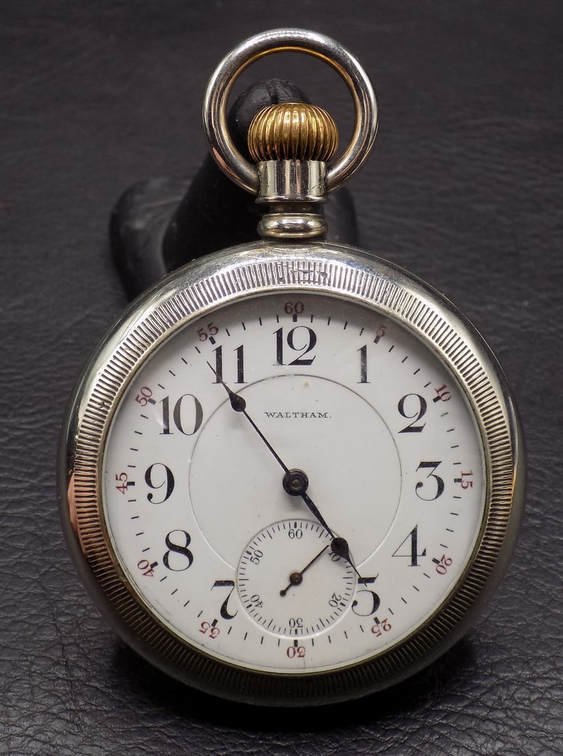 Antique Waltham Crescent St 21 jewel railroad grade pocket watch.: Antique Waltham Crescent St 21 jewel railroad grade pocket watch. Size 18. Please see photos for back of works and serial number. Running at time of listing. For in house shipping. Please call Mike at