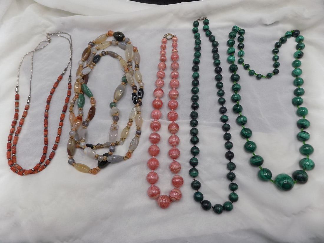 Five vintage necklaces including malachite, rhodonite, coral and polished agate (1 of 7)