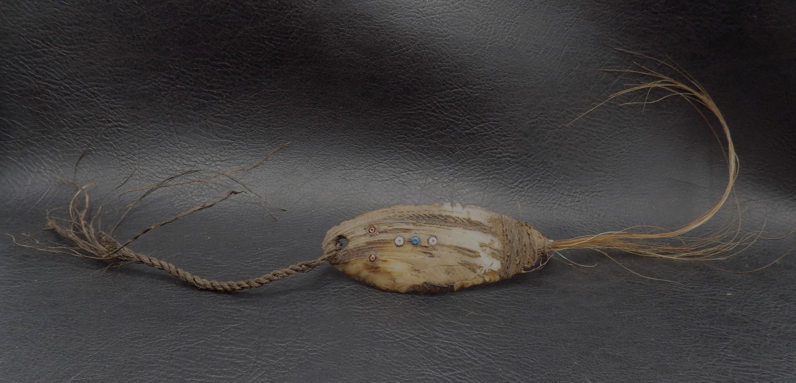Rare 19th century Inuit Eskimo 4 inch fishing lure: Rare 19th century Inuit Eskimo 4 inch fishing lure not including tail hair. Alaska Native American. Great quality and detail. Please see photos for the condition. Looks like it is made of shell. This 