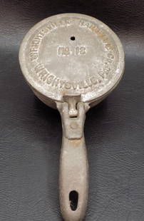 Antique advertising cast iron ice shaver: Antique advertising cast iron ice shaver. Made to shave ice from blocks of ice. Wrightsville Hardware Co. Wrightsville Pa. No. 12. In very good original as found condition. Great quality and detail. 7