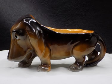 Vintage Royal Bayreuth Bassett Hound pipe rest